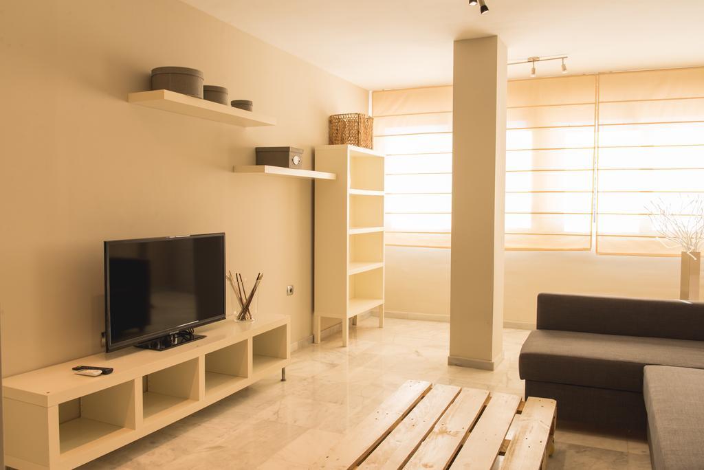 Ab Apartamentos Reding Málaga Oda fotoğraf